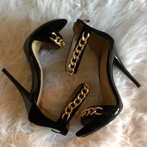 Heels - Picture 2 of 3